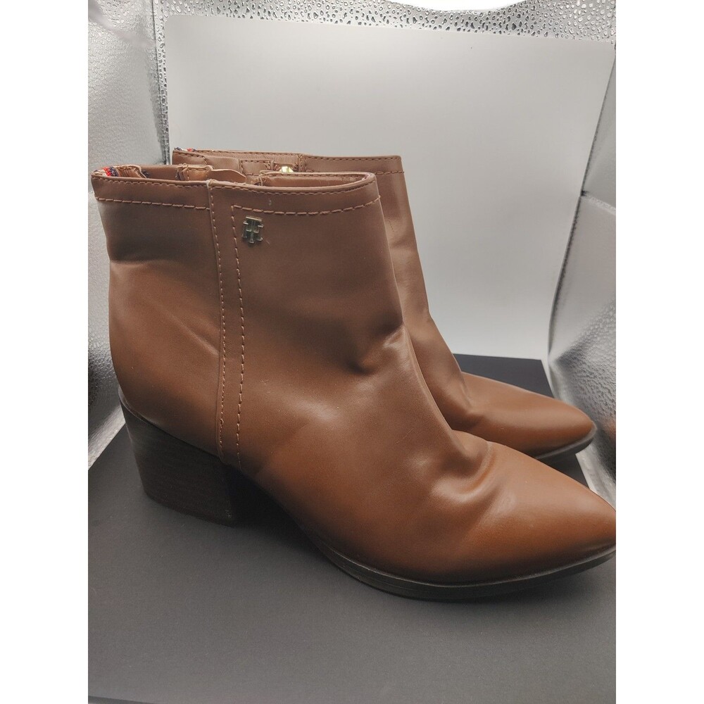 Tommy Hilfiger boots women's size 7